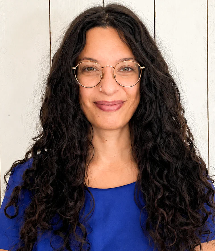 Portrait de Sarah Ziane, praticienne en étiomédecine